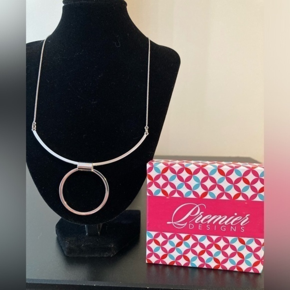 Premier Designs silver tone necklace Radius. New with box